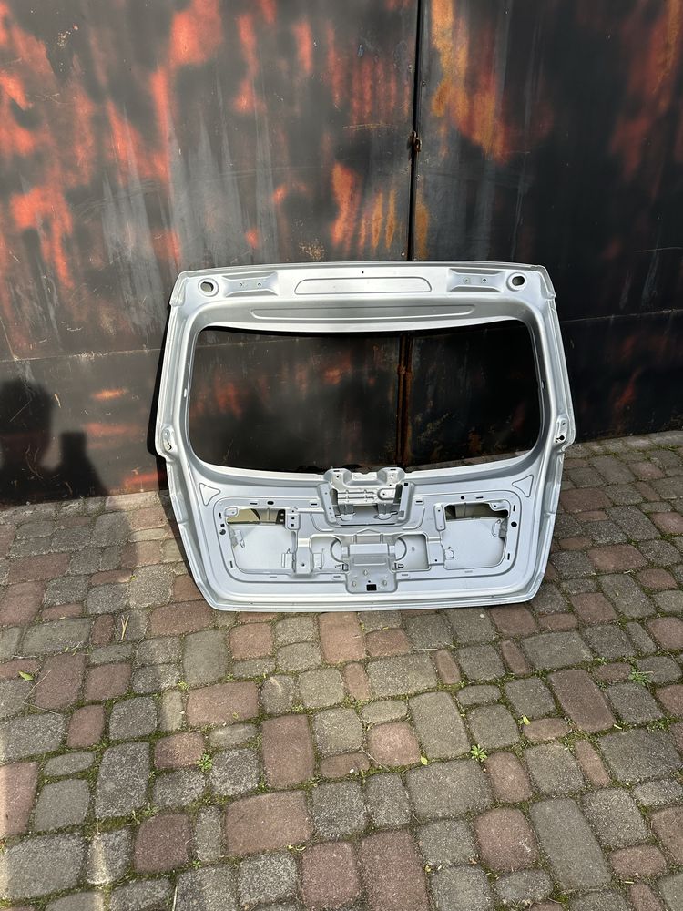 Skoda fabia 3 задня ляда хетчбек