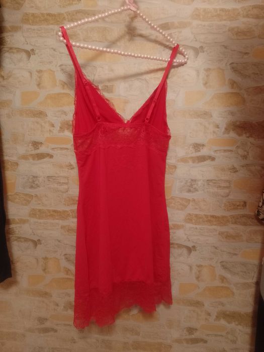 (34/36) (XS/S) Czerwona halka pod sukienkę z Londynu