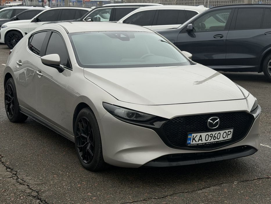 Оренда авто Maxda 3