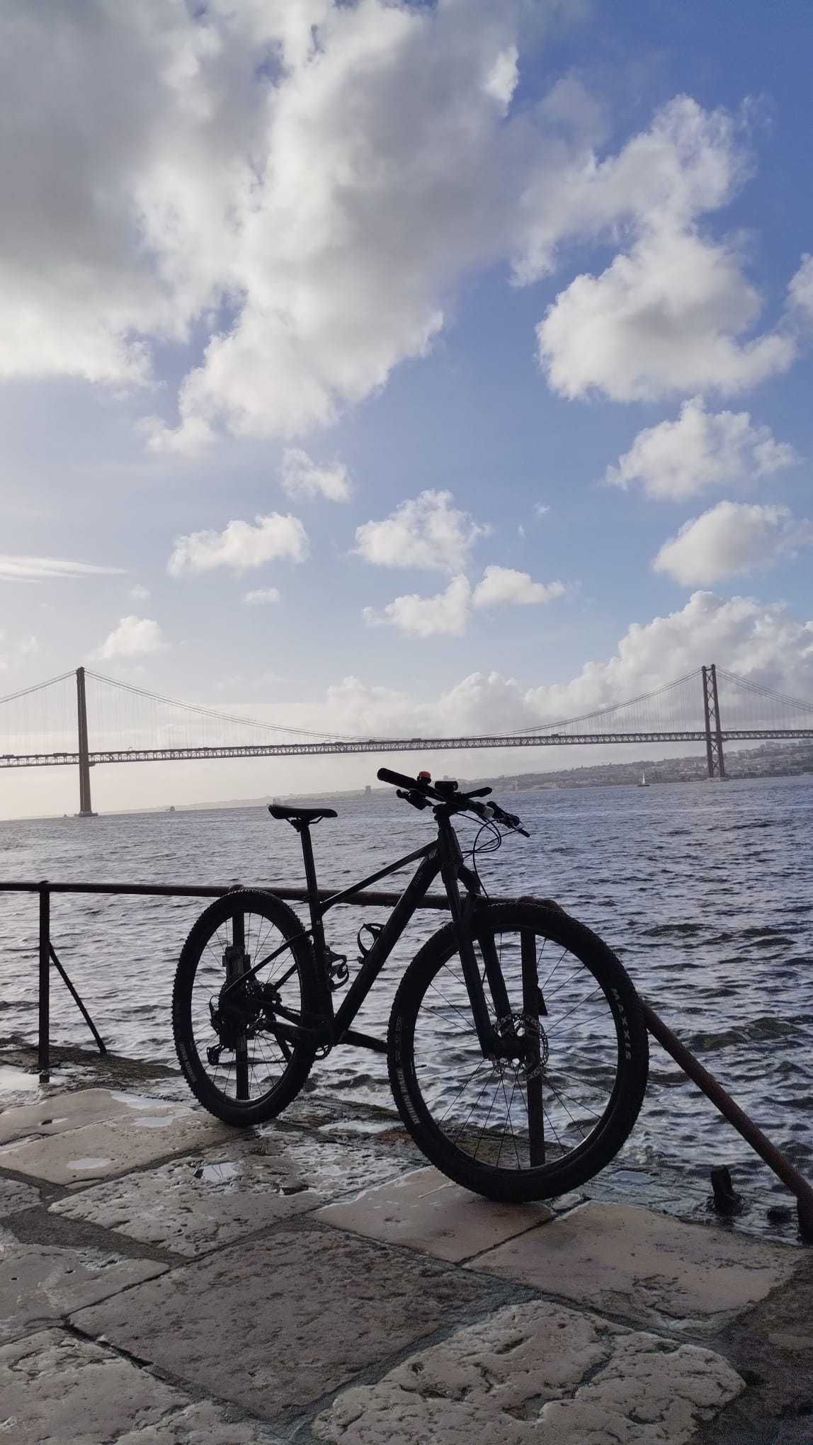 Bicicleta MTB GIANT XTC SLR 29 – Tamanho M – 2024