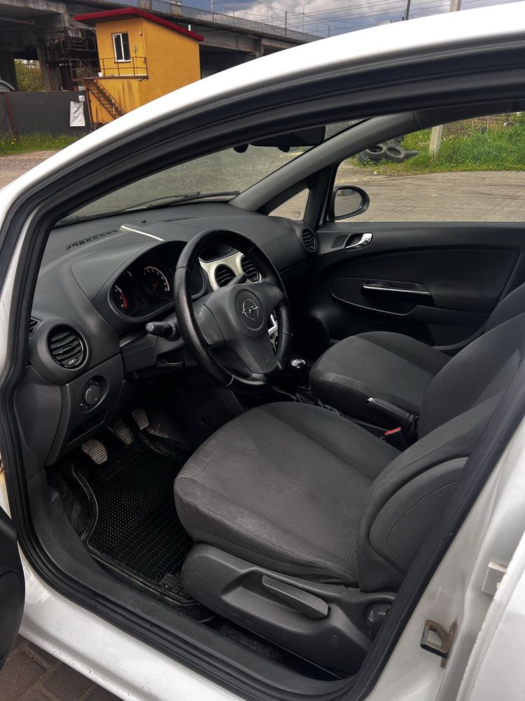Opel Corsa D 2009