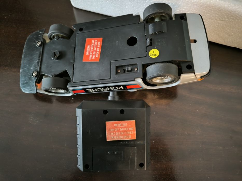 Porsche 924 Carro telecomandado/ controlo remoto (anos 80)