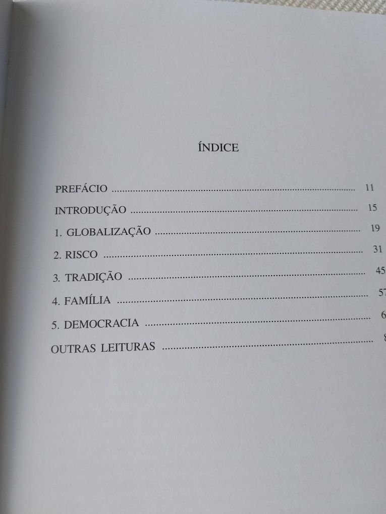 Anthony Giddens , O Mundo na Era da Globalização