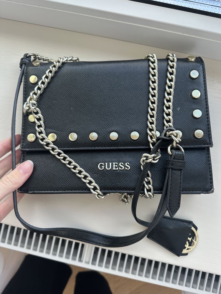 Жіноча сумка Guess.