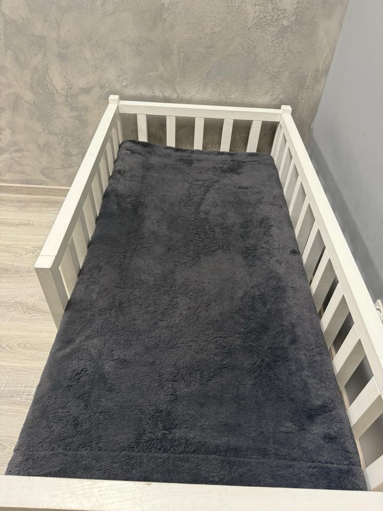 Łóżko dla dziecka z barierka