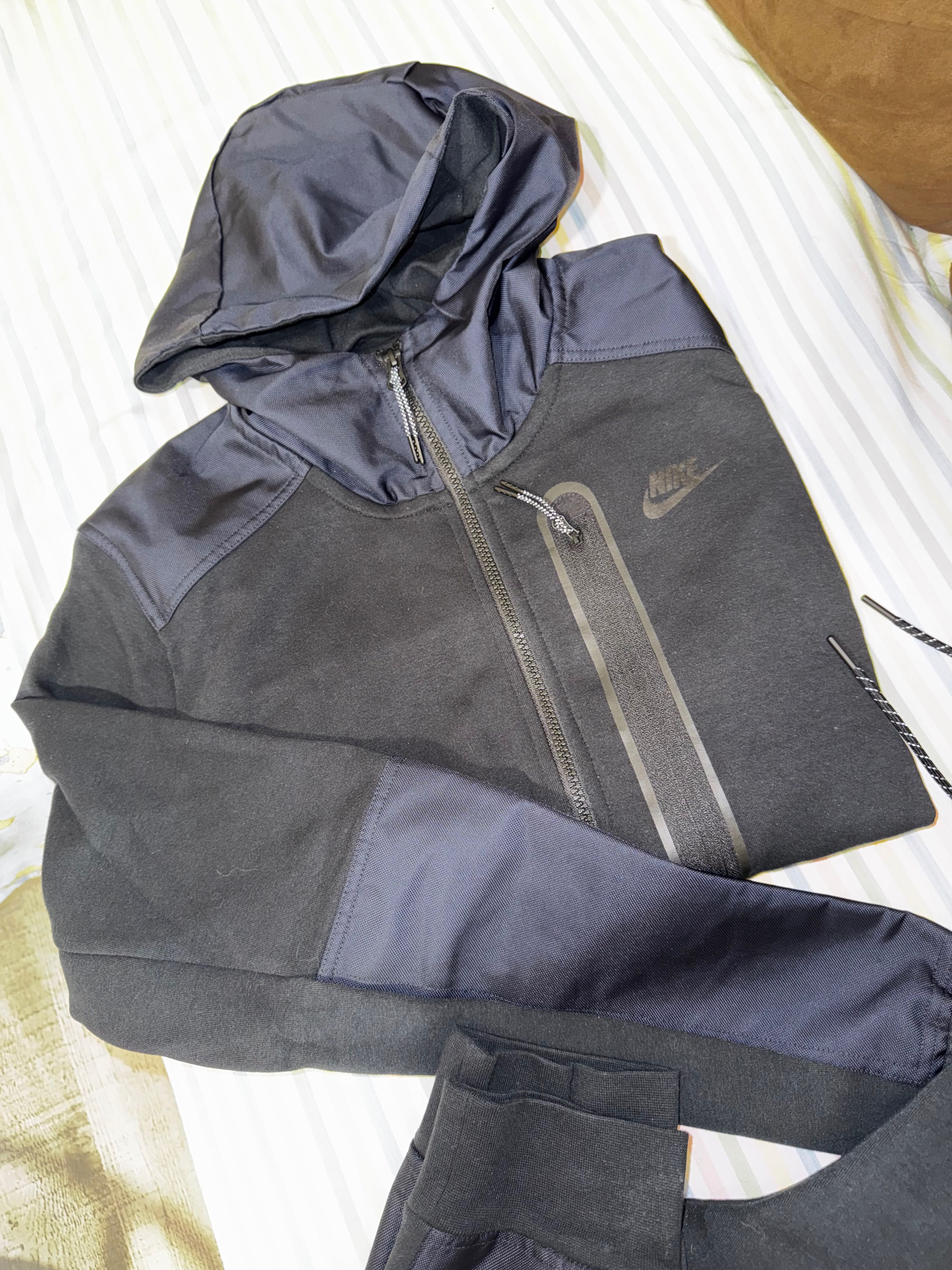 Nike tech fleece