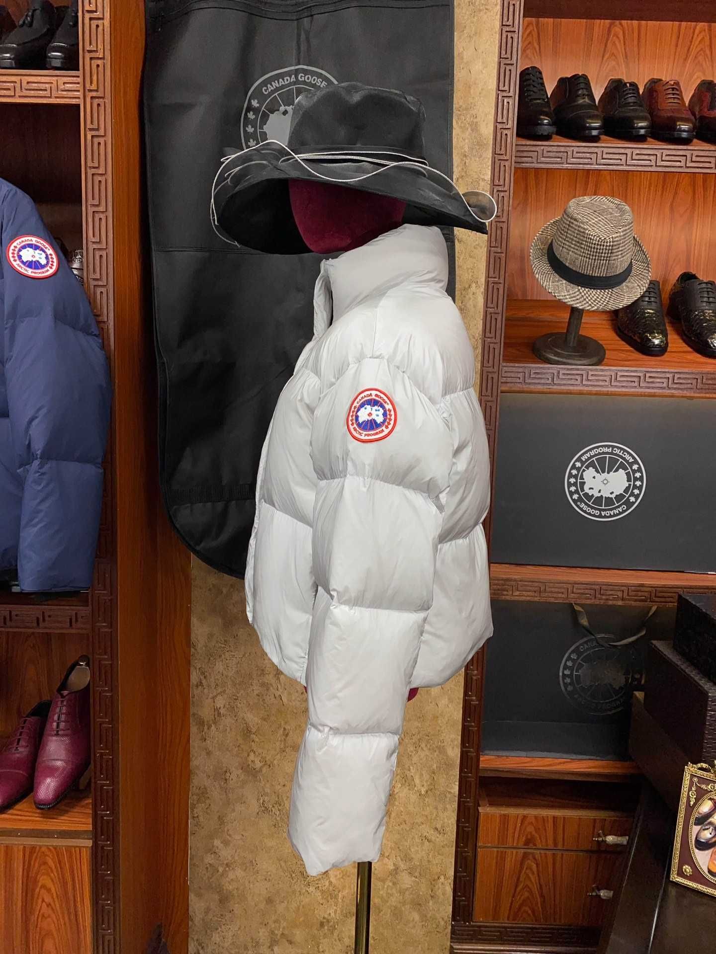 Canada Goose Cypress Krótki strój z piórem Srebrno-szary