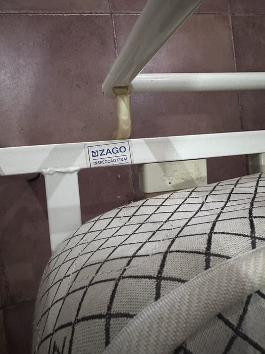 Beliche com estrutura em ferro