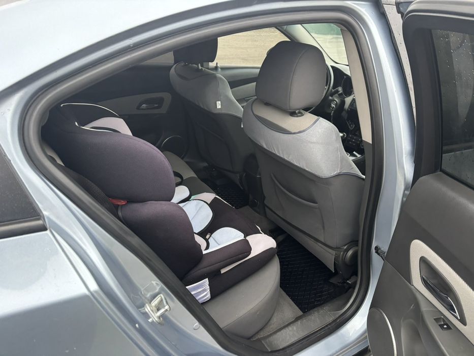 Chevrolet Cruze седан