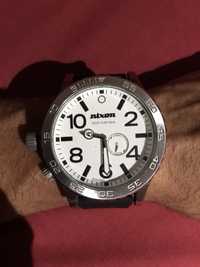 Relógio Nixon com pouco uso