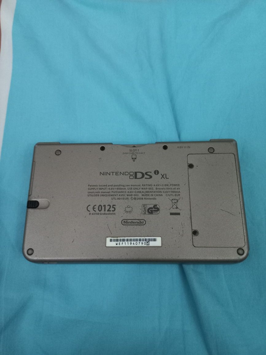 Nintendo DSi XL preta