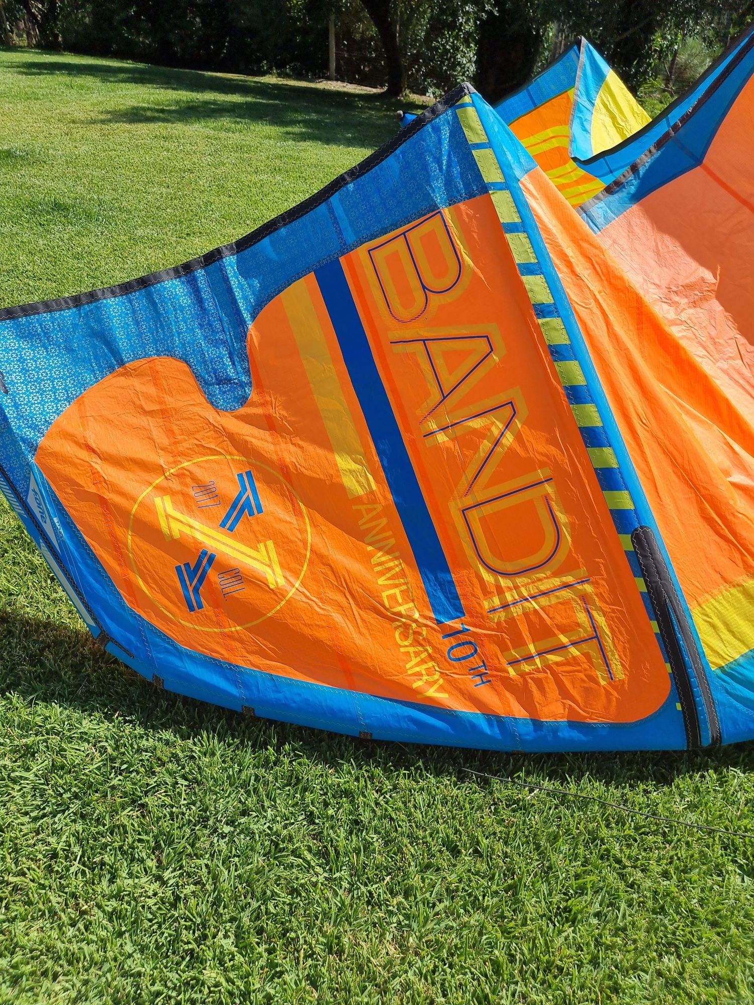 Kitesurf F-One + RRD (Bandit 10m² +Bandit 8m² + prancha + barra + arn