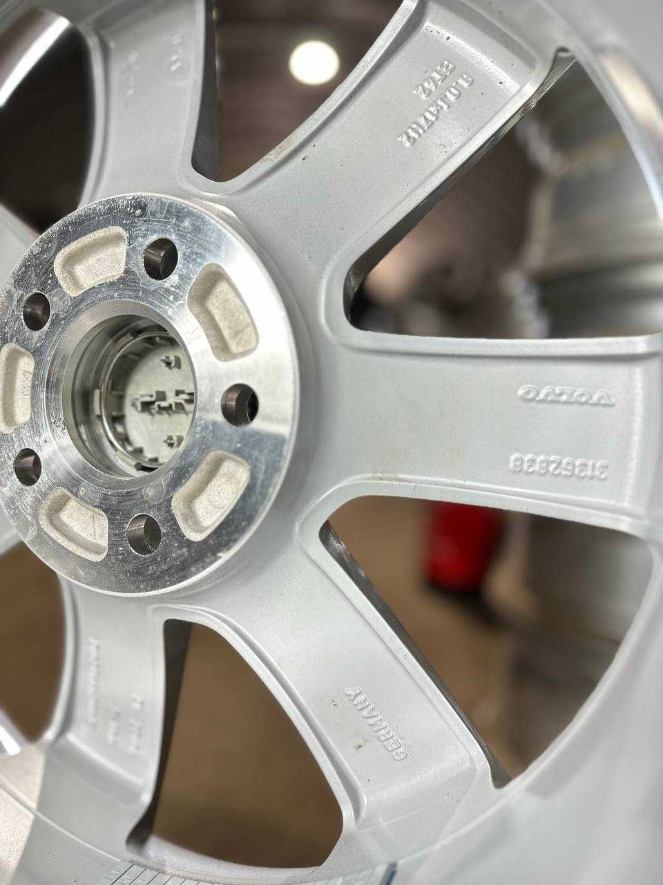 Оригінальні диски Volvo R17 5x108 8J ET42 DIA63.4 | CE2
