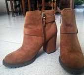 Botas Bershka tamanho 38