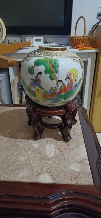 Pote chinês elegante