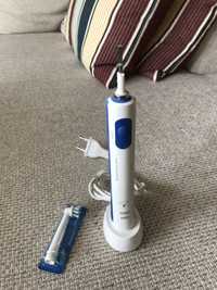 Szczoteczka elektryczna Oral B Braun 3757