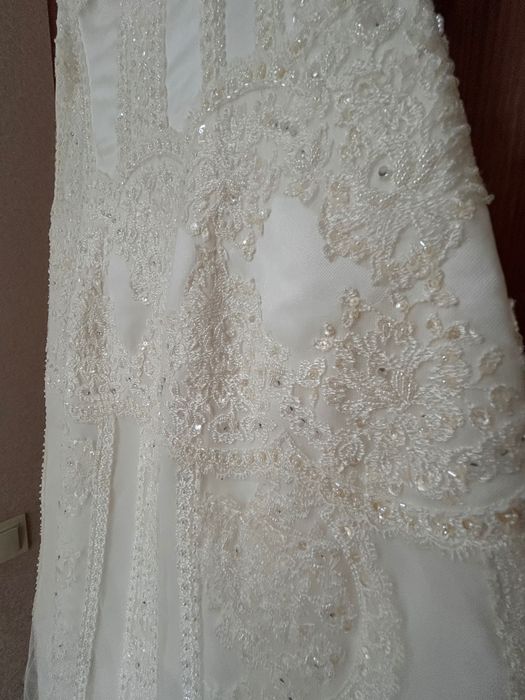 Весільна сукня вишита бісером