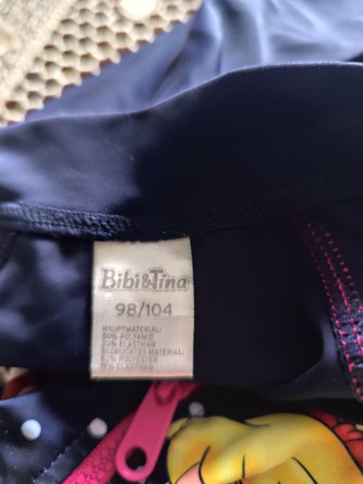 Dziewczęcy, jednoczęściowy kostium kąpielowy z długimi rękawami UV 60