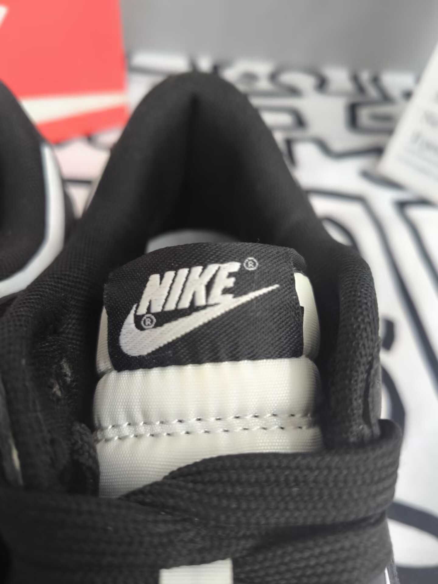 Damskie biało-czarne trampki Nike, rozmiar 39
