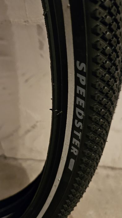 Veetire Speedster z paskiem odblaskowym - opony 700x44C