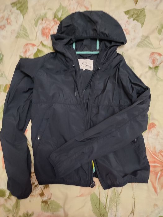 Спортивна вітровка куртка розмір М