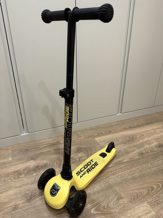 Самокат Scoot and Ride