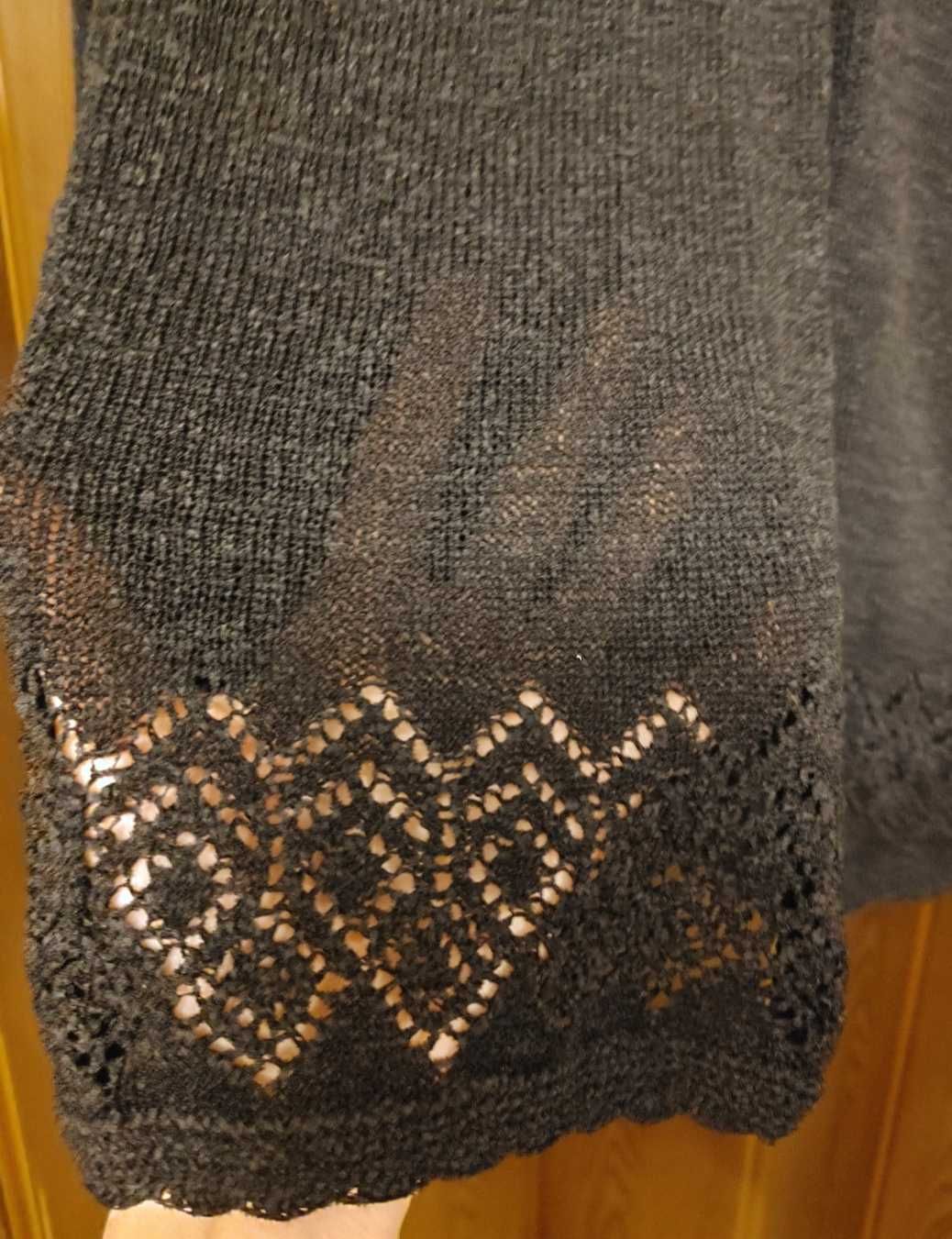 Sweter narzutka czarny lekki luźny wzorek s/m