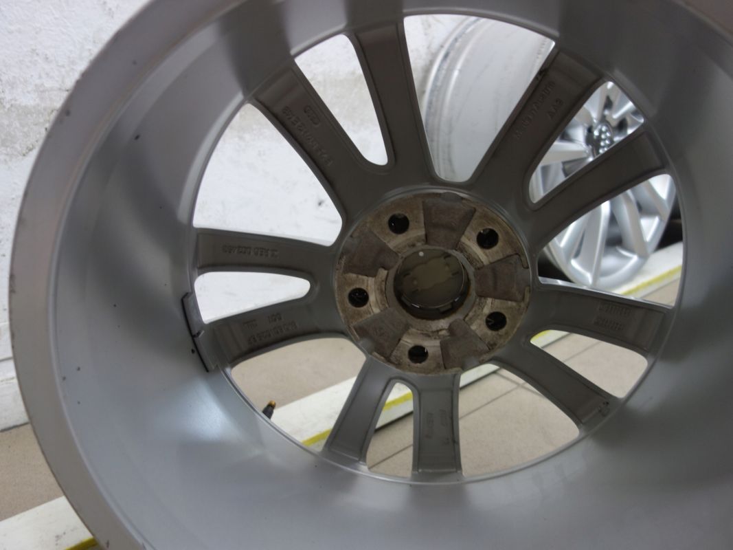 17/5x112 Felgi aluminiowe Audi Oe A3, S3, Tt, A4, A5, Q2, Q3 Jak Nowe
