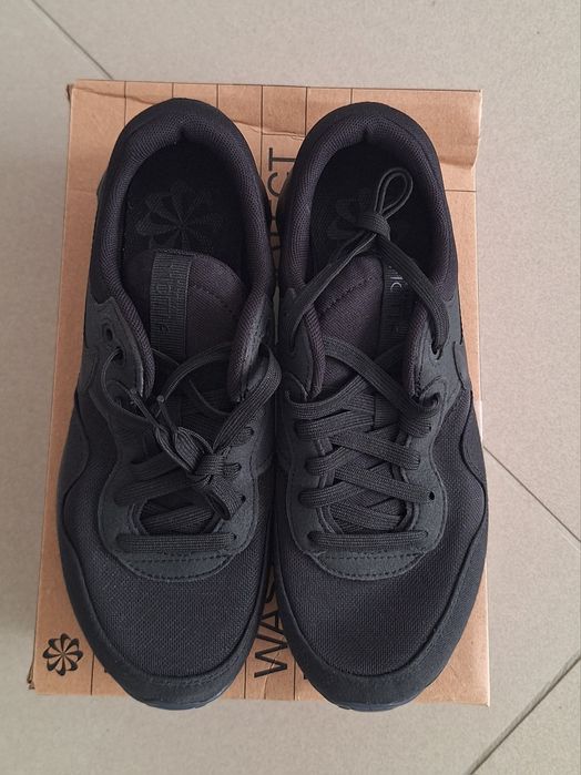 NIKE AIR MAX MOTFIT GS
Rozmiar 38
Cena: 210 zł