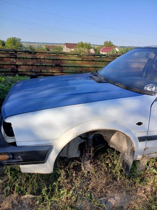 Крило Nissan Bluebird u11,t12,t72
