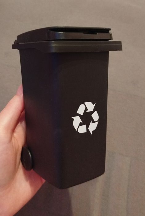 Mini kosz na śmieci