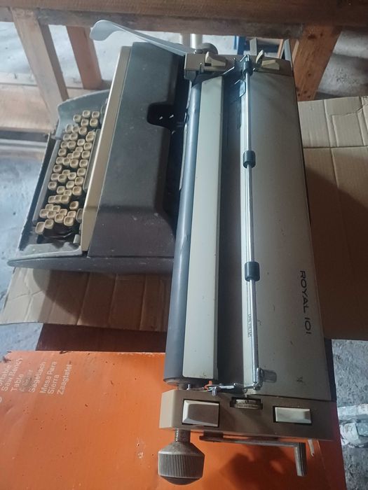 Maquina de escrever atinga