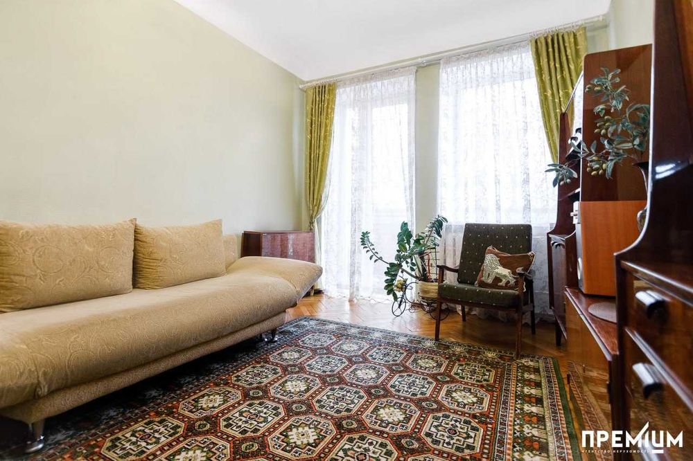 Продаж 2-кімнатна квартира "сталінка" ЦЕНТР МІСТА