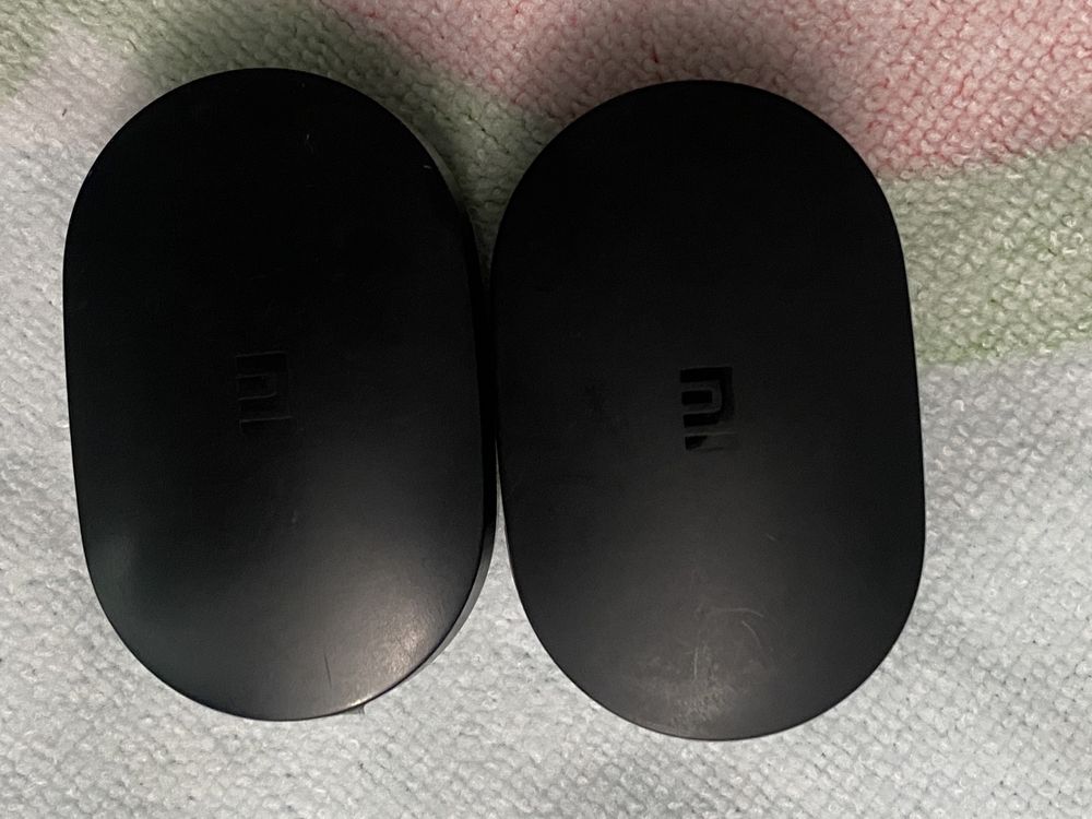 2 conjuntos Auriculares Xiaomi Mi Earbuds Basic 2