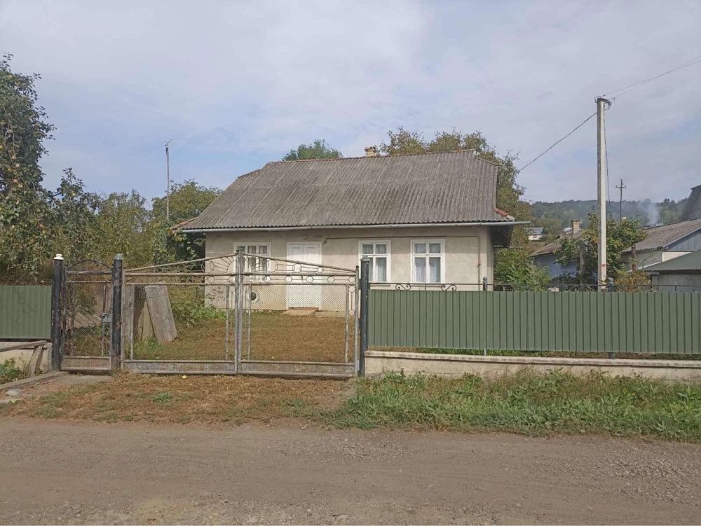 Продається будинок в селі Джурів