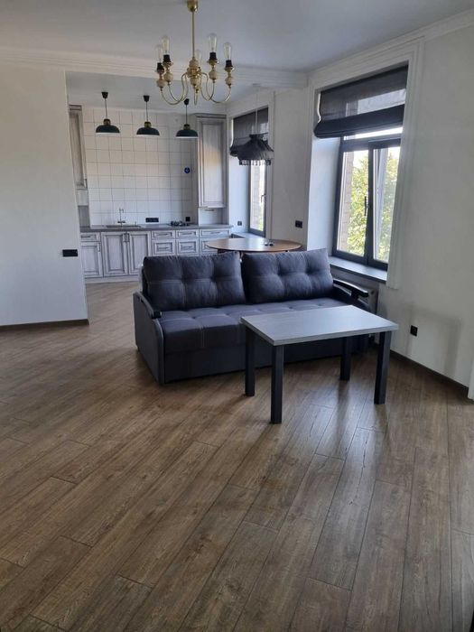 Довгострокова оренда 2-к квартири.