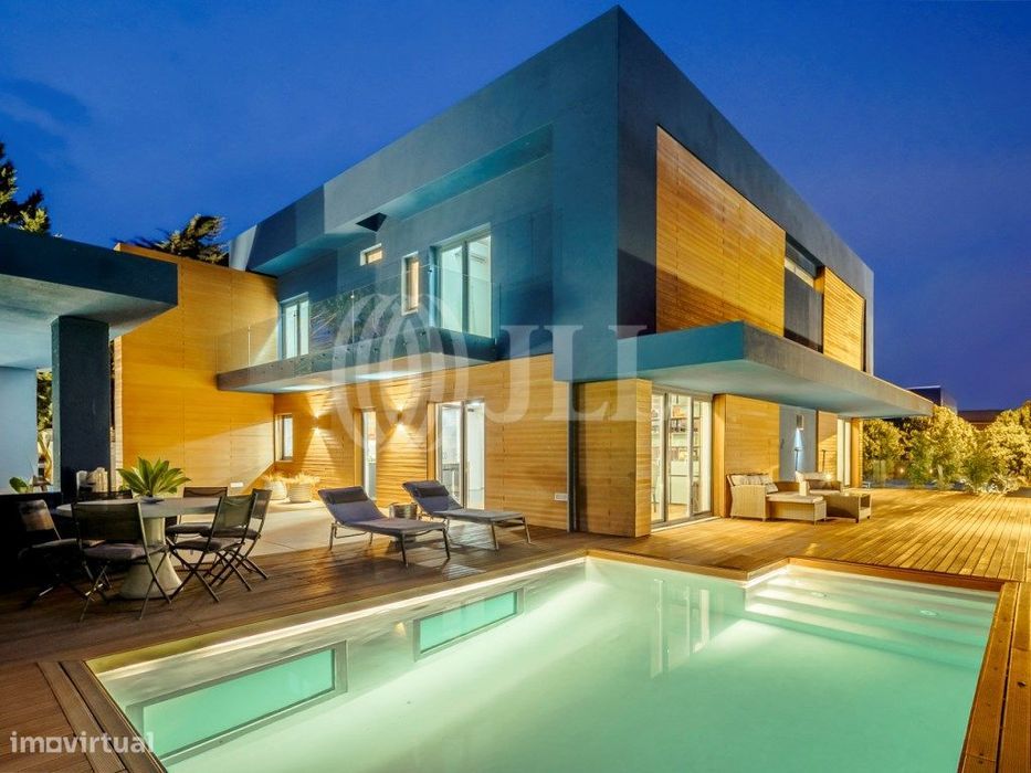 Moradia T5 com piscina e garagem, em Birre, Cascais