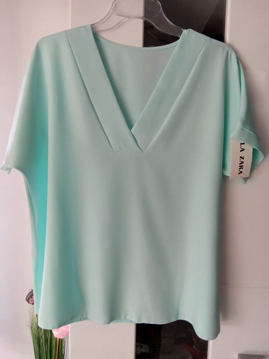 Nowa bluzka damska w serek