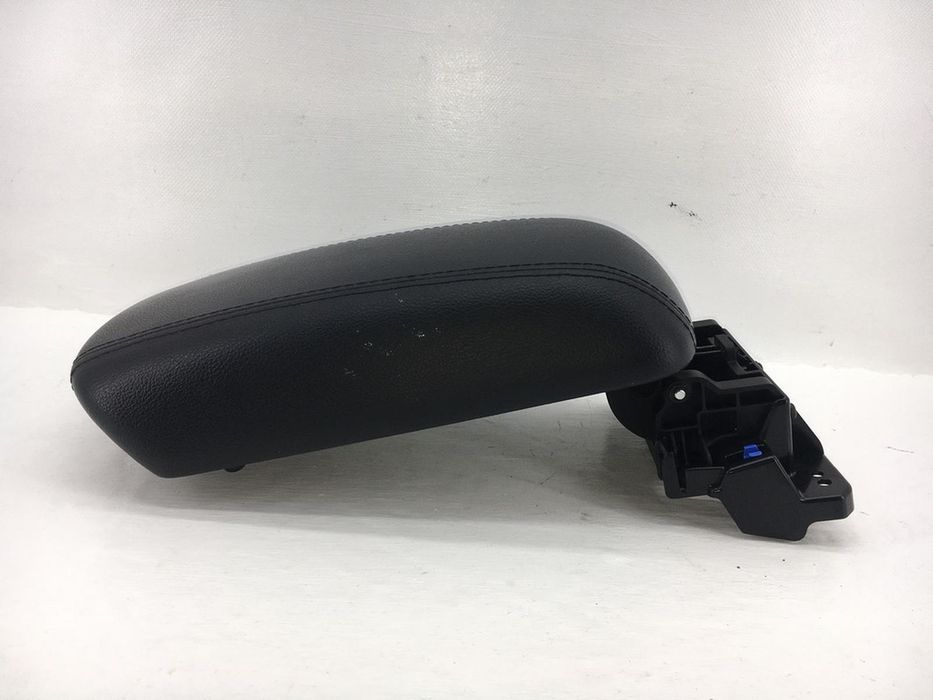 Підлокітник KIA CARENS 2012-2019 84660A4000WK