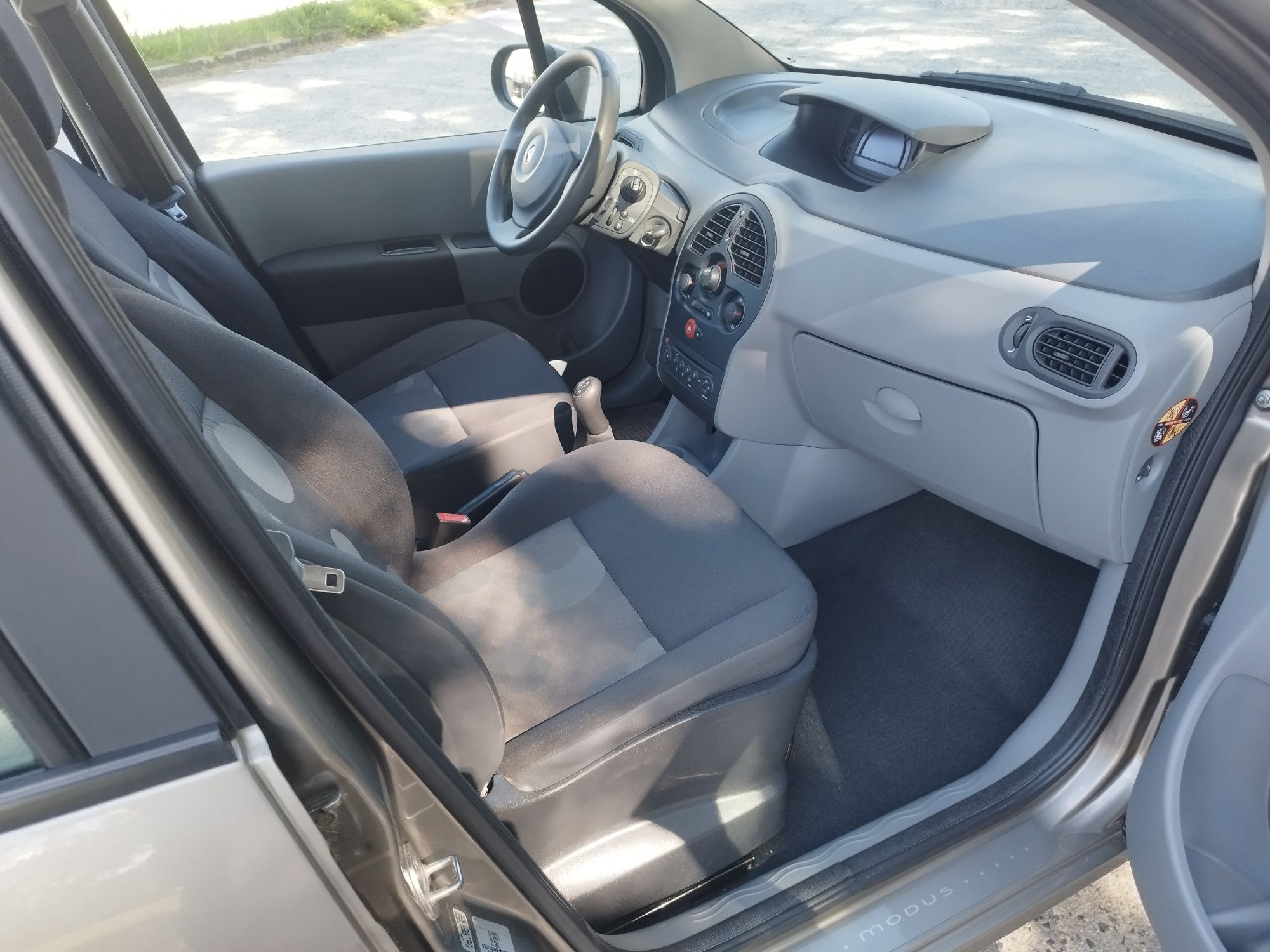 Renault Grand Modus 1.2 16V 100 KM benzyna 91225 tyś.km przebiegu