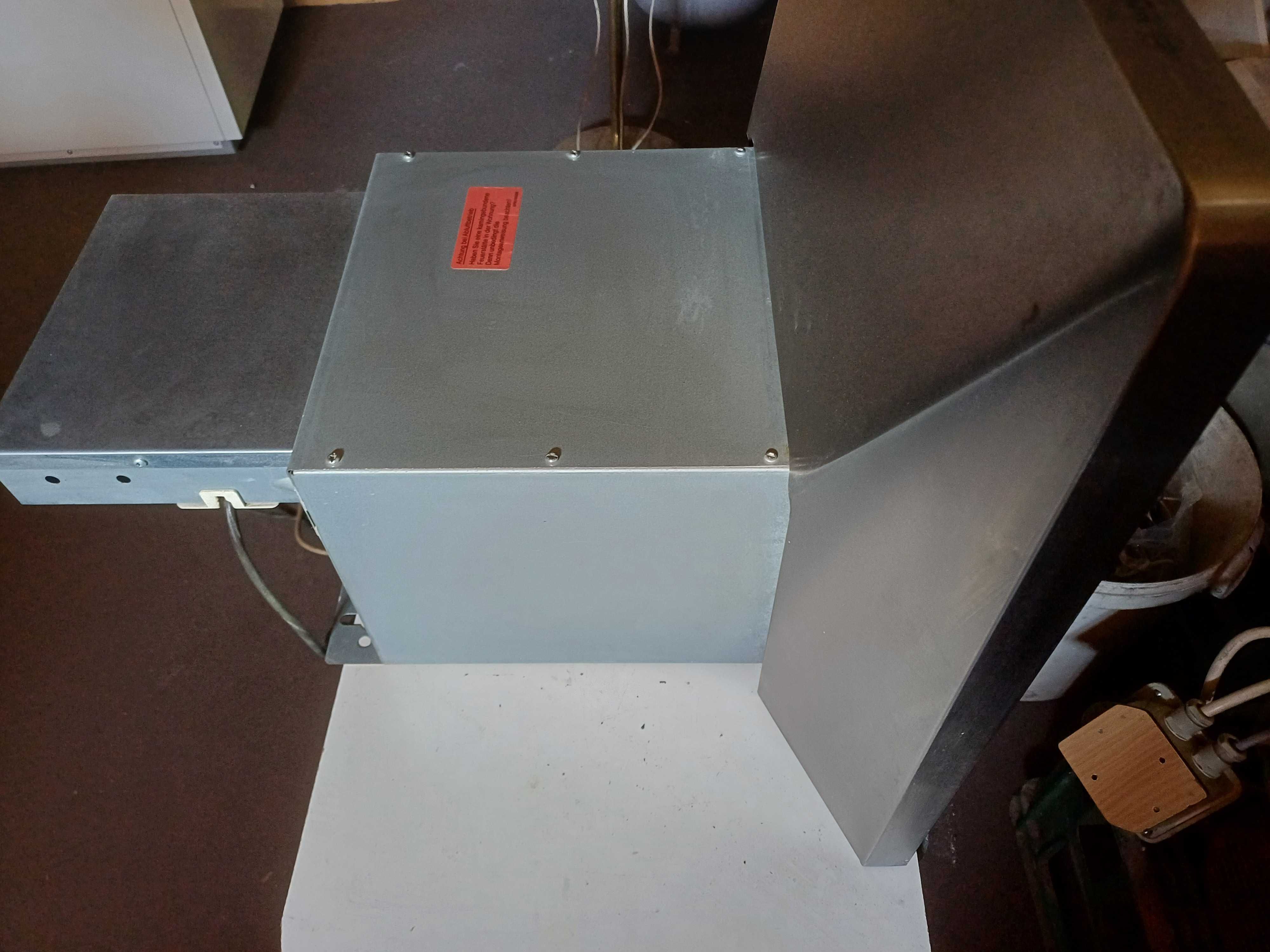 Okap kominowy BOSCH DKE665A