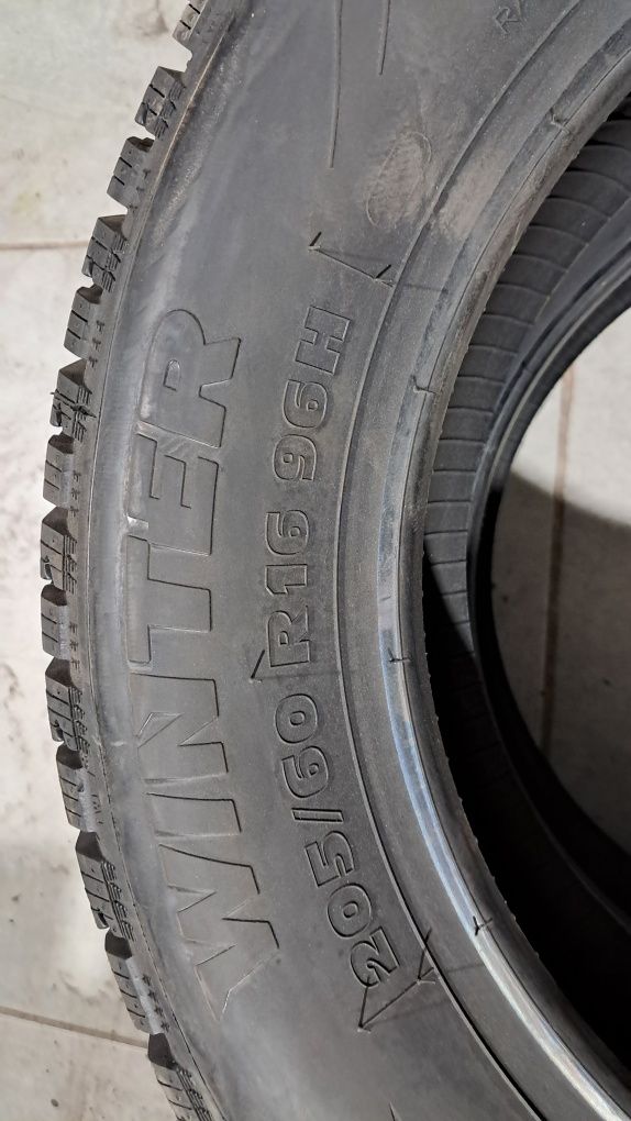 205/60R16 96H Taurus Winter