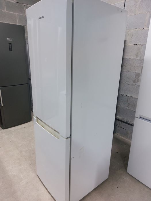 Холодильник Samsung noFrost висота 1.78 см