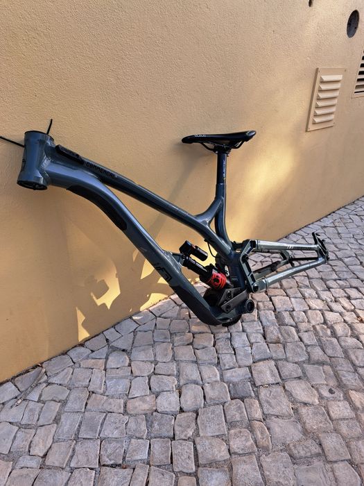 Vendo quarto commencal supreme V4.5 dowhill V4.5 dh tamanho L