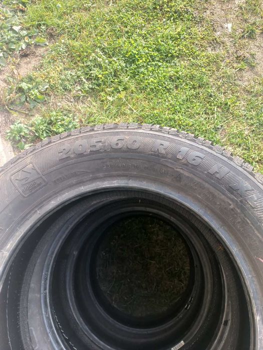 Шини зимові 205 60 r16