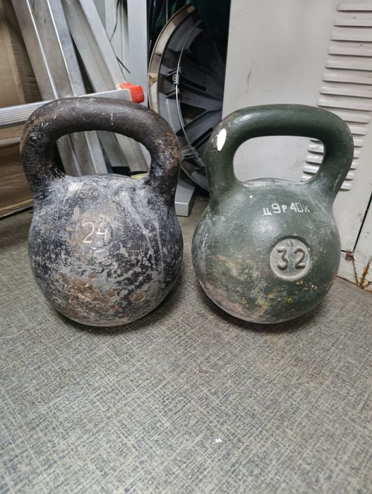 Продам Гири 24 кг. 32кг