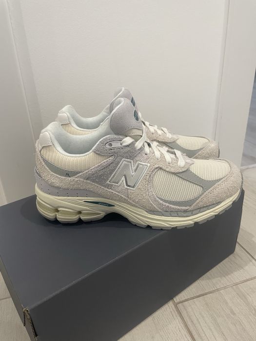 Кросівки New Balance 2002R