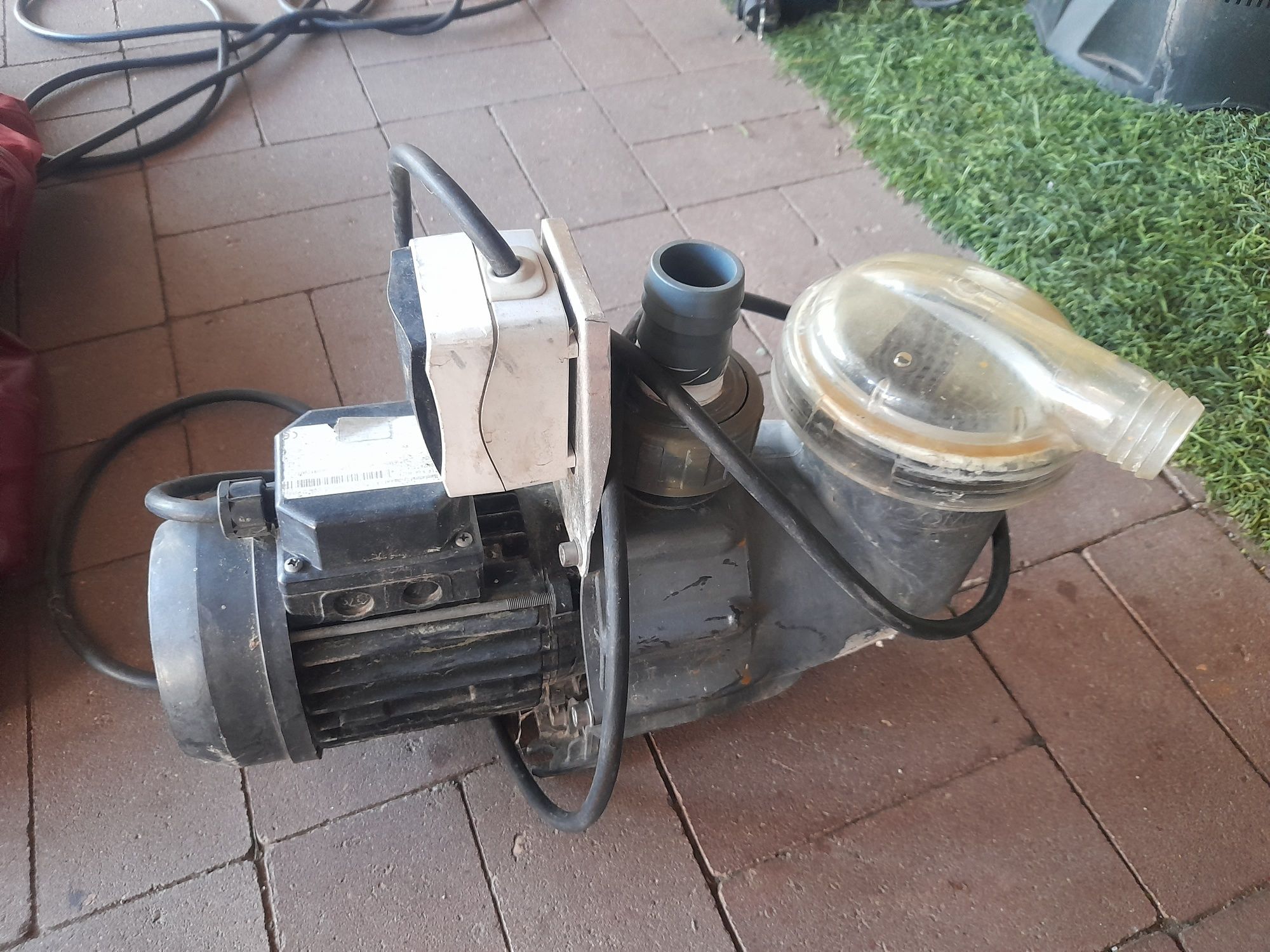 Pompa basenowa sprawna działa  filtr