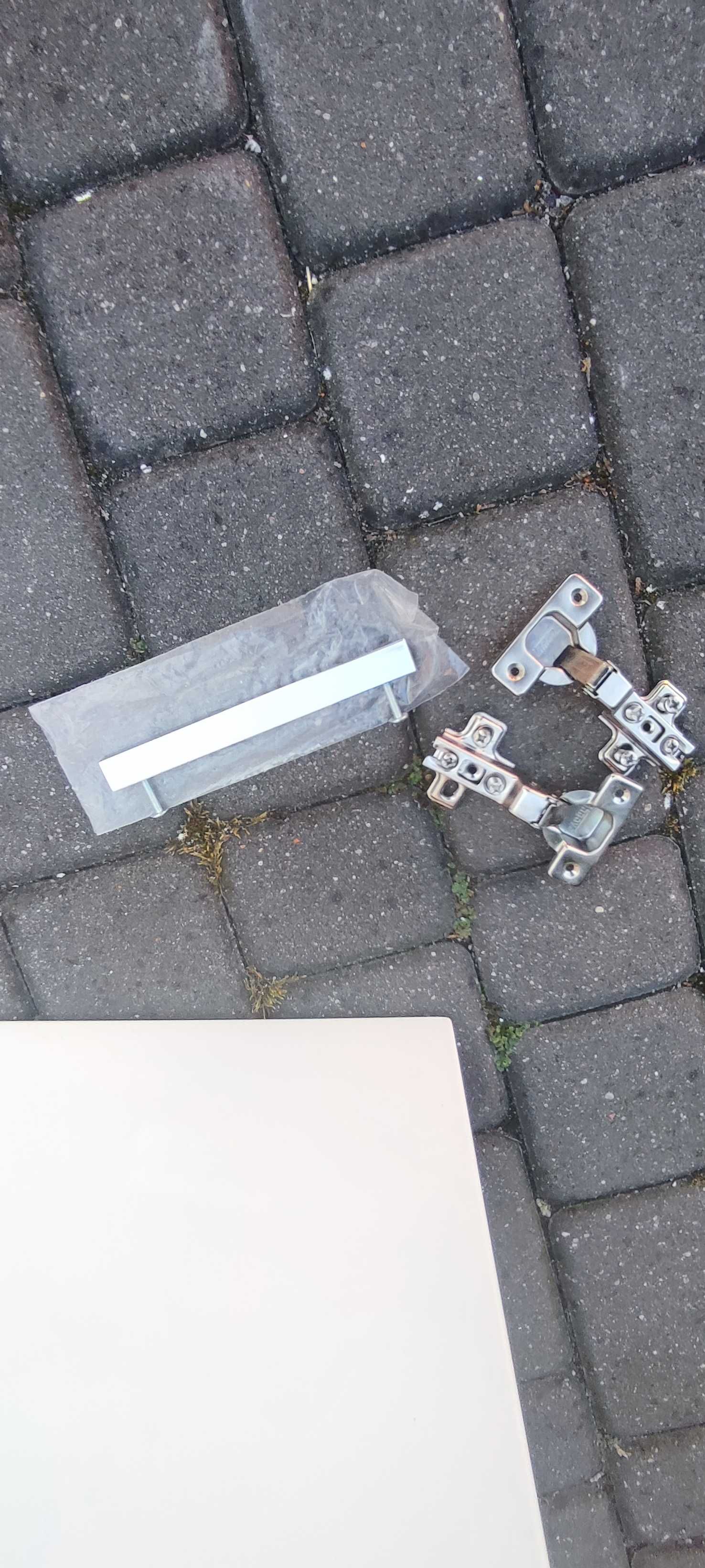 Szafka podwieszana  z umywalką 45 cm
