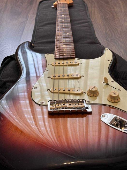 Fender Stratocaster Vintera 60s Sunburst